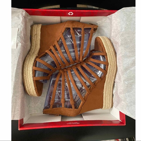 BRAND NEW Carlos Santana Camilla Wedge Sandals - Picture 1 of 5